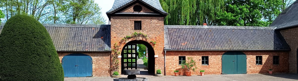 Eingangshaus an der Wolfsburg Eingangshaus an der Wolfsburg