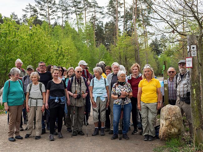 Die Wandergruppe am „Weißen Stein“